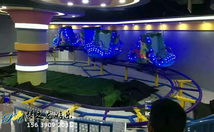 商場(chǎng)內(nèi)自旋滑車(chē)